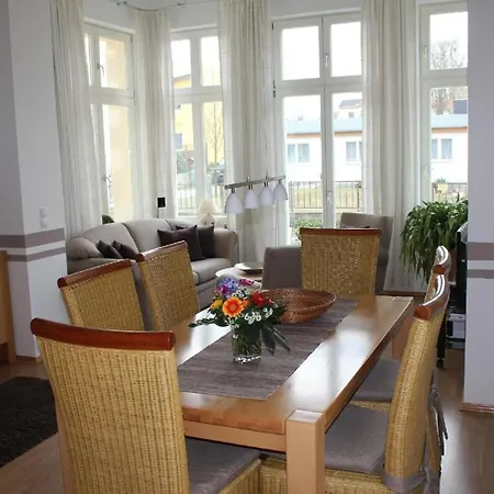 Appartemen In Trestaurierte Baedervilla Quisisana